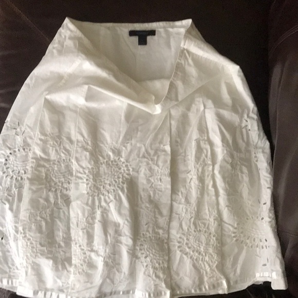 High-Waisted Like New White Lace Express Skirt - Picture 6 of 8